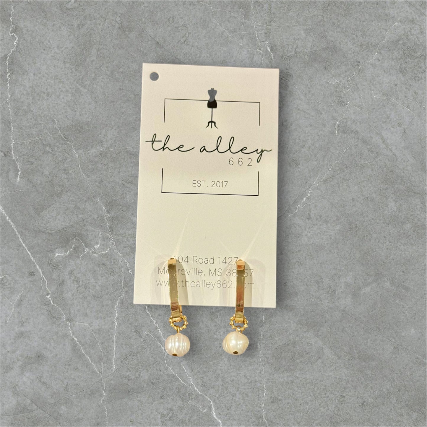 Pearl Dangle Earring