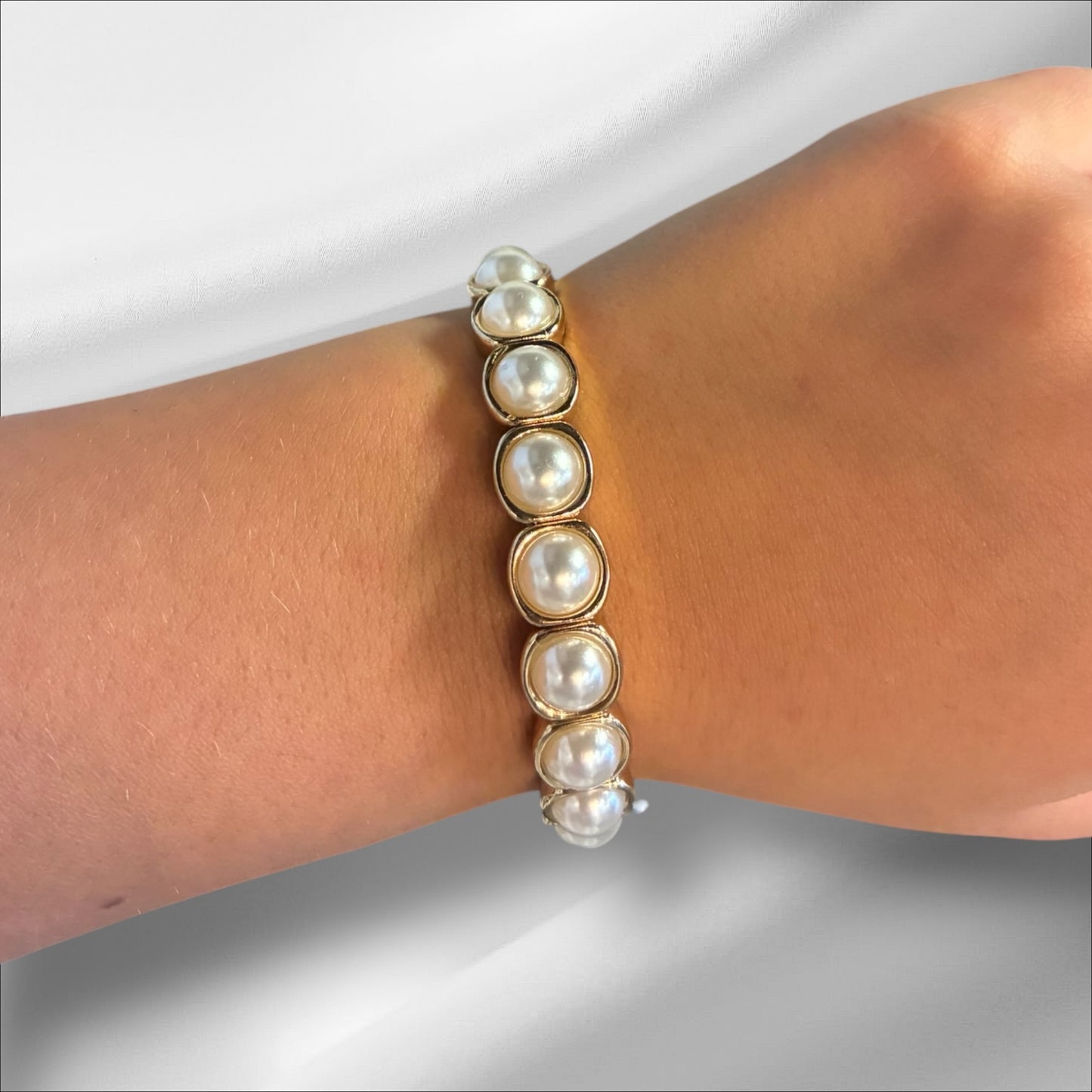 Pearl Stretch Bracelet