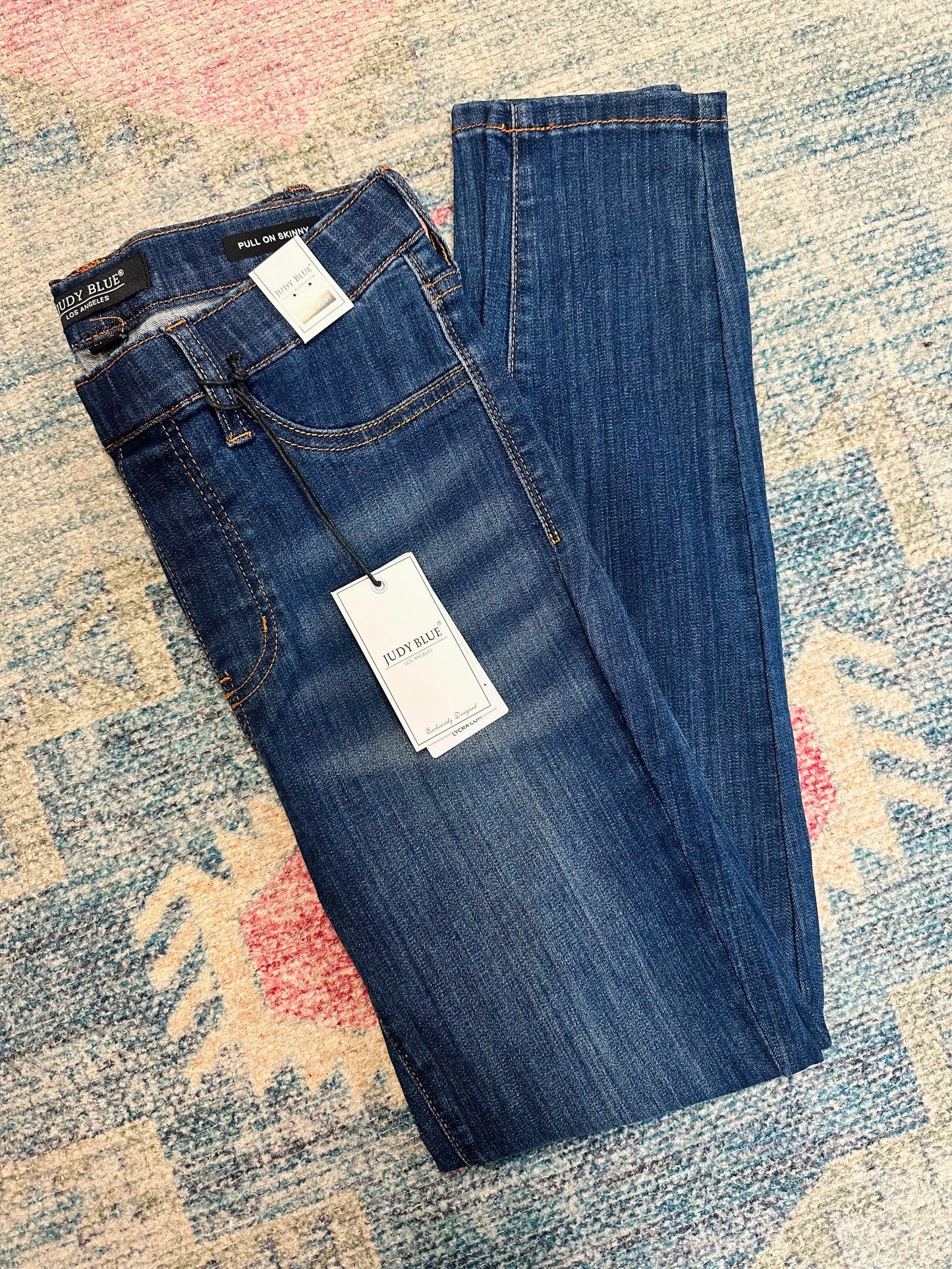 Curve Pull-On Skinny Jean