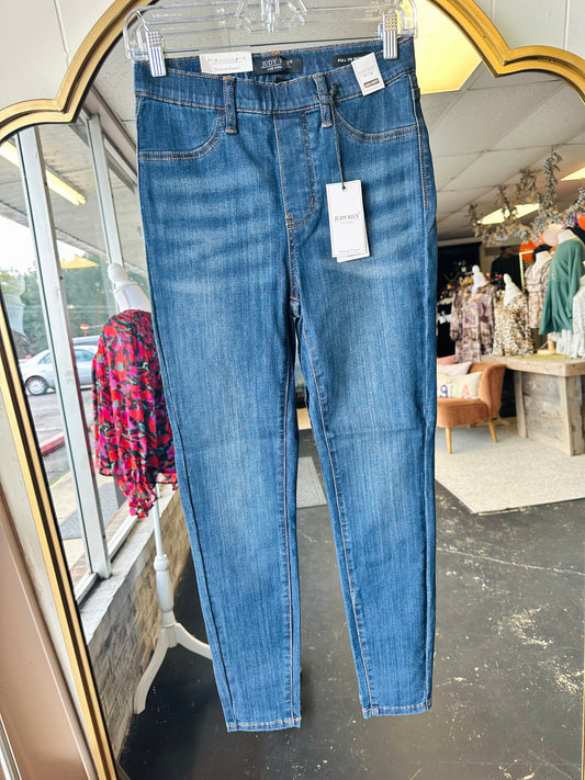 Curve Pull-On Skinny Jean