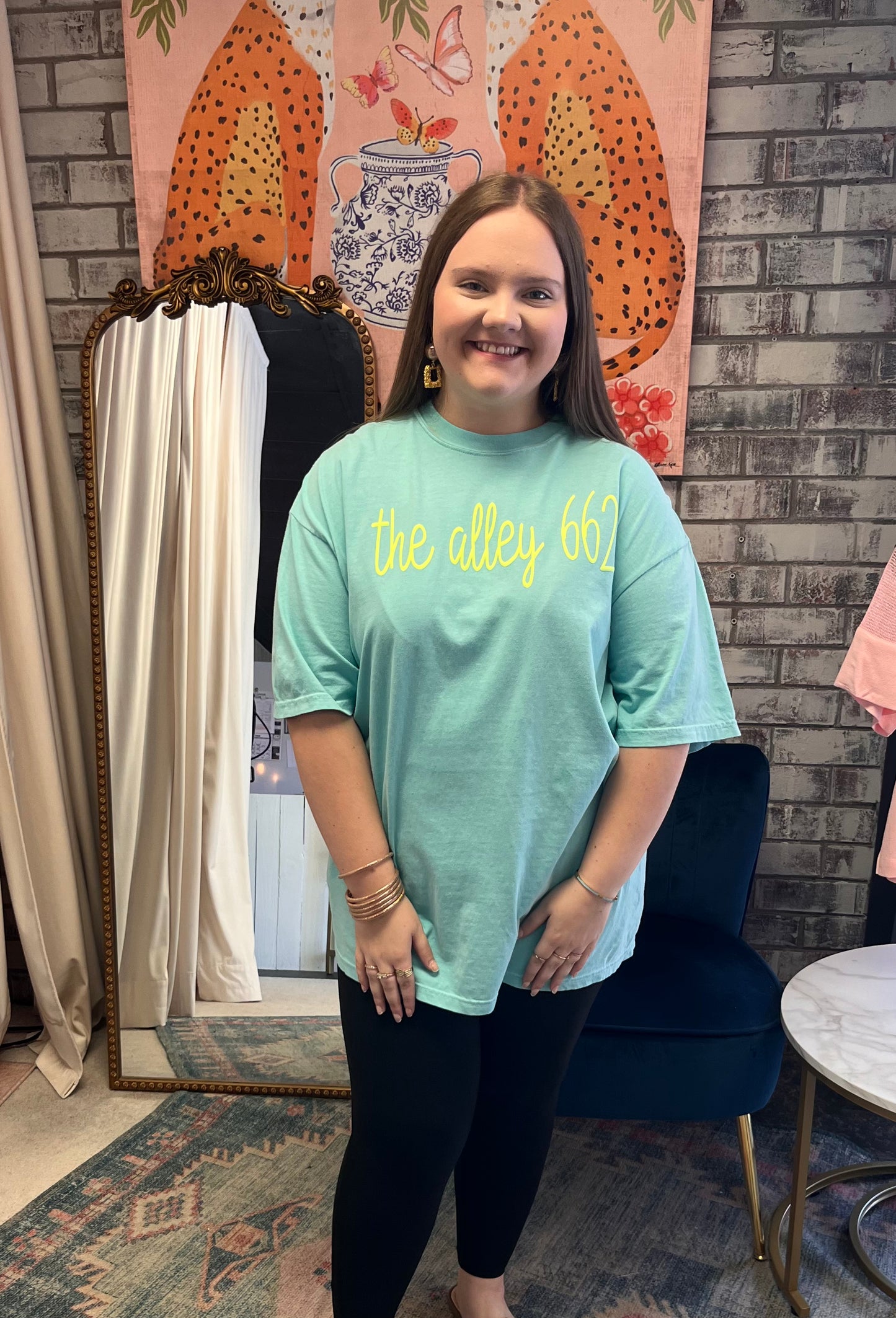 The Curvy Alley 662 Tee